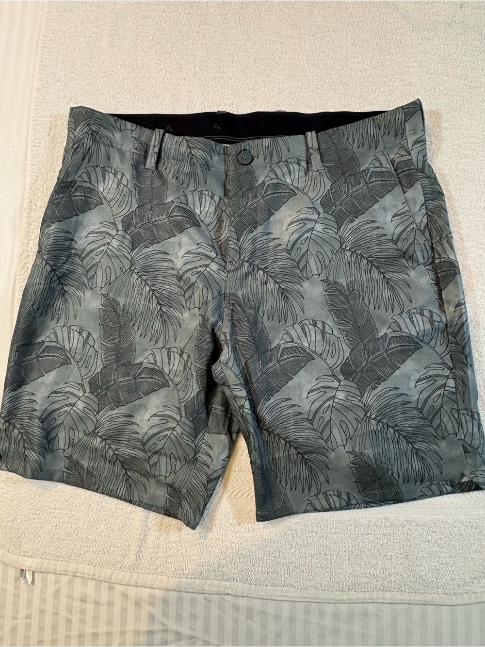 Tommy Bahama On Par Vine Line IslandZone Golf Shorts 38